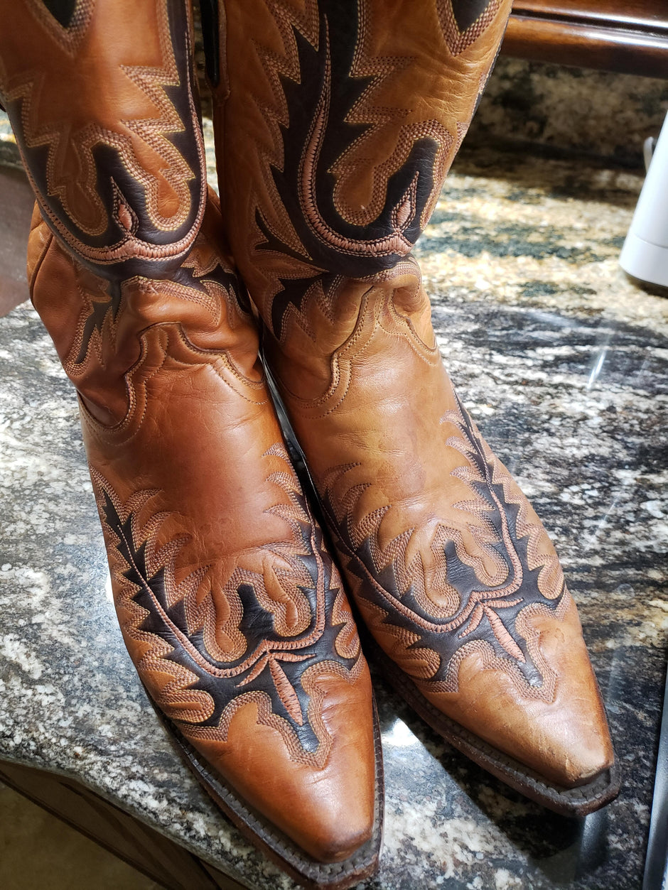 Petra's five star review: "This stuff is great! Bringing life back to leather all around my house. Easy to use and so effective!!"